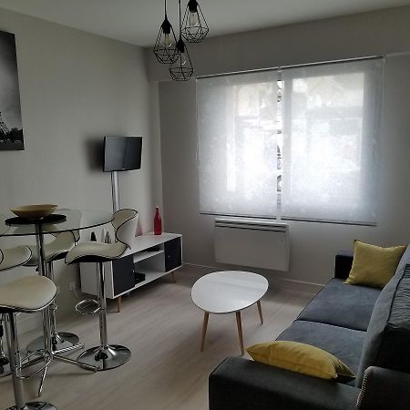Lv Chasles Apartment Chartres Bagian luar foto