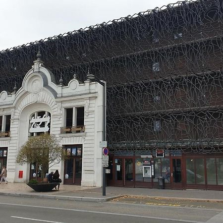 Lv Chasles Apartment Chartres Bagian luar foto