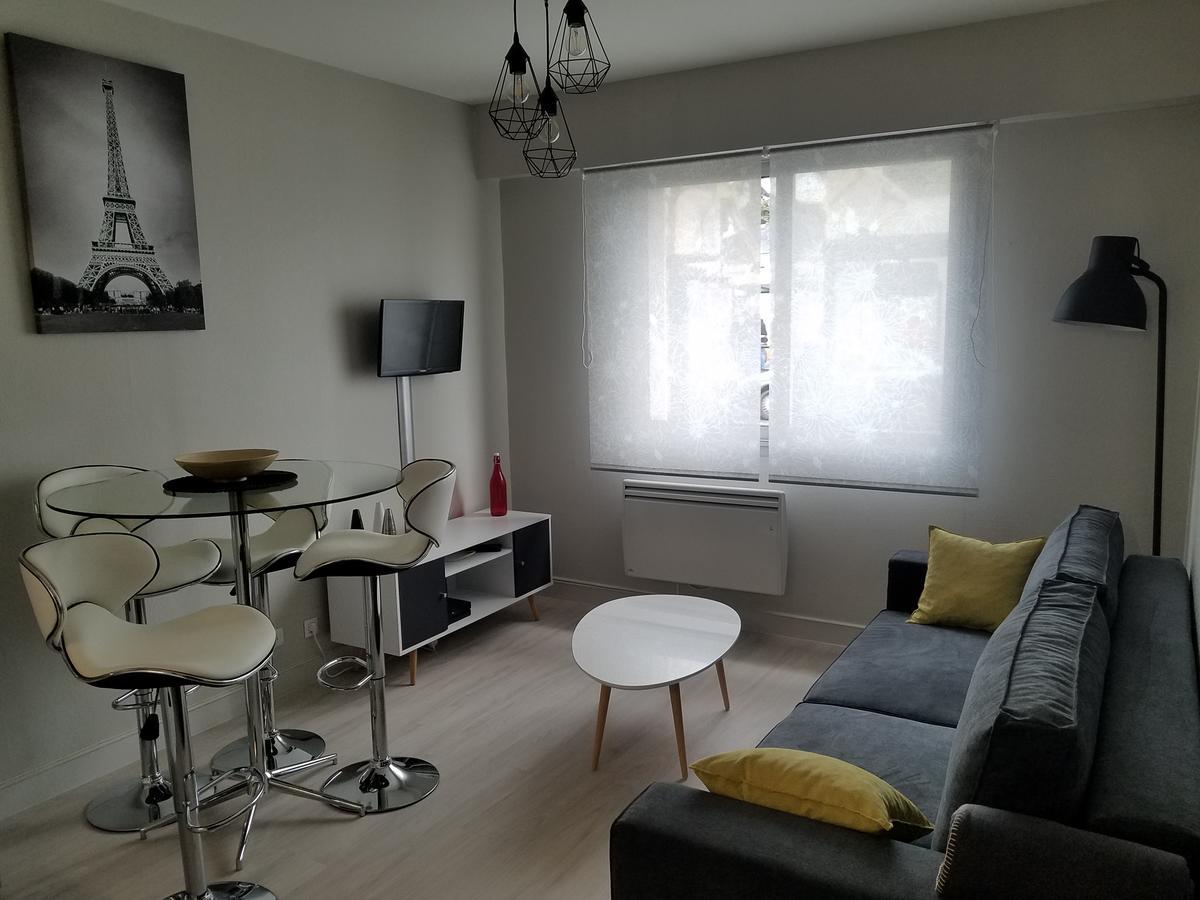 Lv Chasles Apartment Chartres Bagian luar foto